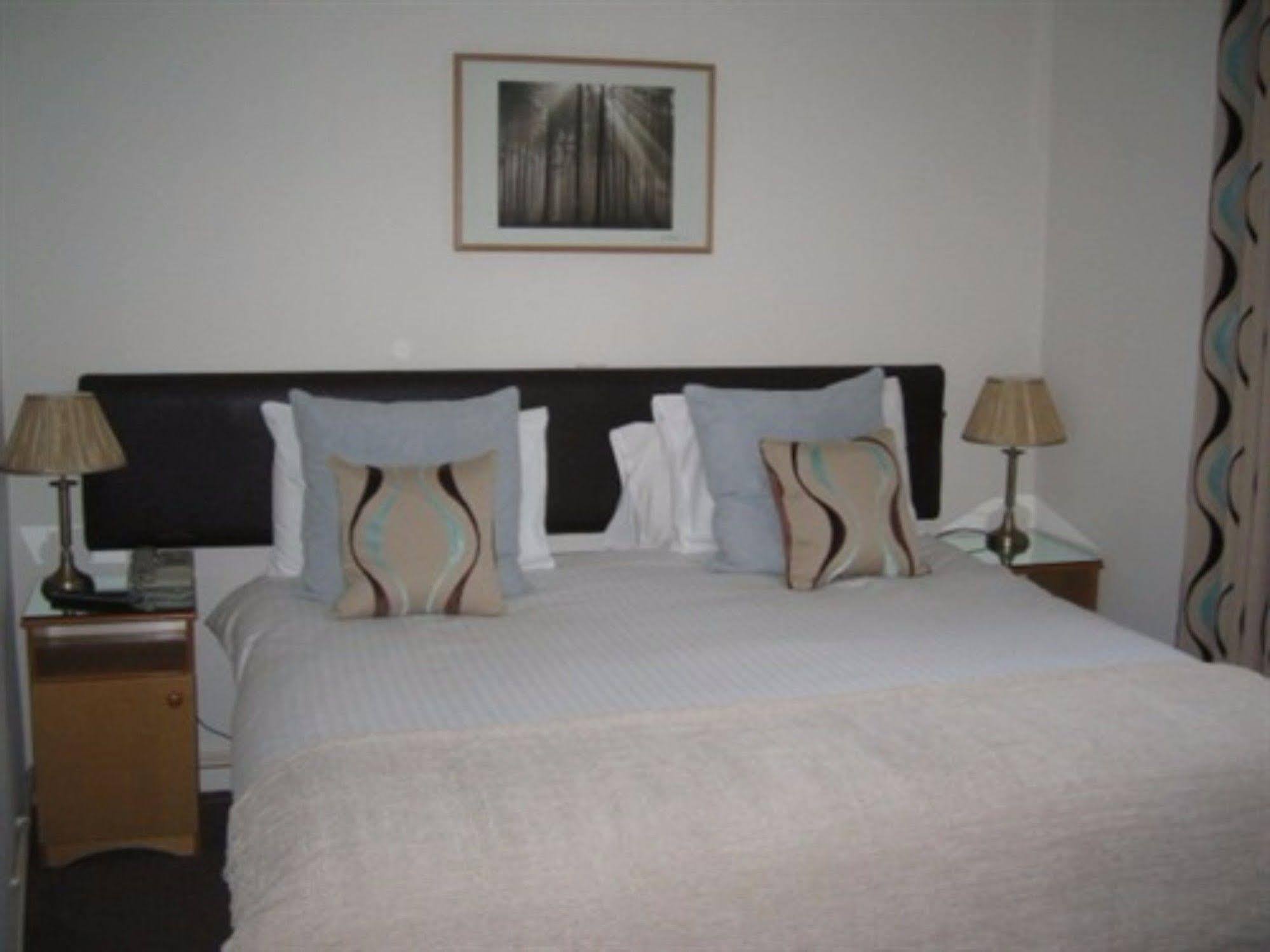 Dobbins Inn Carrickfergus Extérieur photo